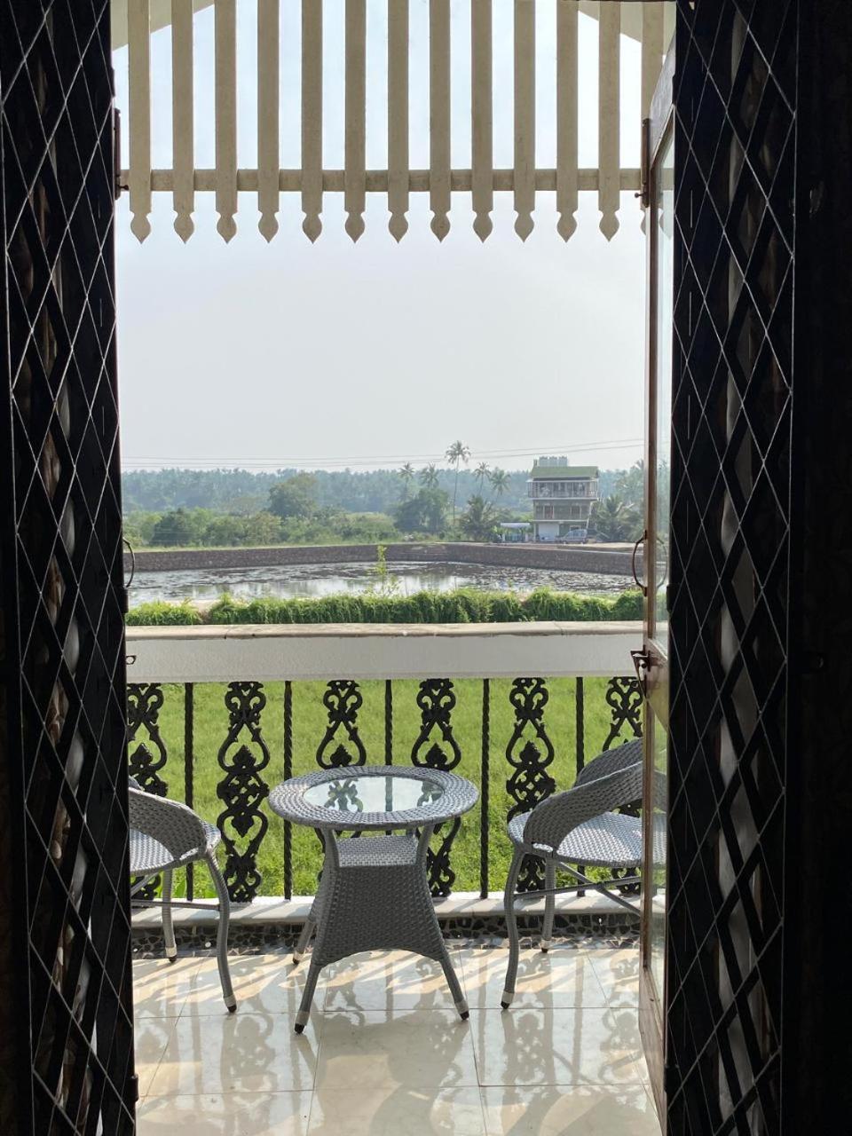 Villa Nostalgia - A Luxurious Villa In North Goa Арпора Екстериор снимка